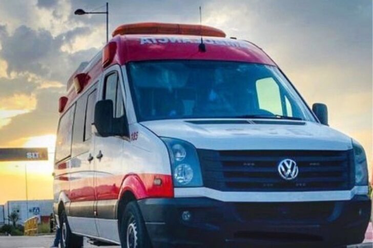 [dt_default_button link="url:https%3A%2F%2Fwww.ambulancias-lapenya.com%2Fcontacto%2F|||" size="medium" button_alignment="btn_center" animation="swing" icon="JTNDaSUyMGNsYXNzJTNEJTIyZmFzJTIwZmEtYW1idWxhbmNlJTIyJTNFJTNDJTJGaSUzRSUwQSUwQQ=="]Contacte ahora[/dt_default_button]