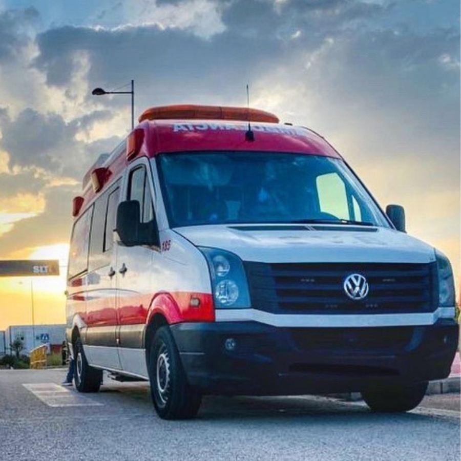 [dt_default_button link="url:https%3A%2F%2Fwww.ambulancias-lapenya.com%2Fcontacto%2F|||" size="medium" button_alignment="btn_center" animation="swing" icon="JTNDaSUyMGNsYXNzJTNEJTIyZmFzJTIwZmEtYW1idWxhbmNlJTIyJTNFJTNDJTJGaSUzRSUwQSUwQQ=="]Contacte ahora[/dt_default_button]